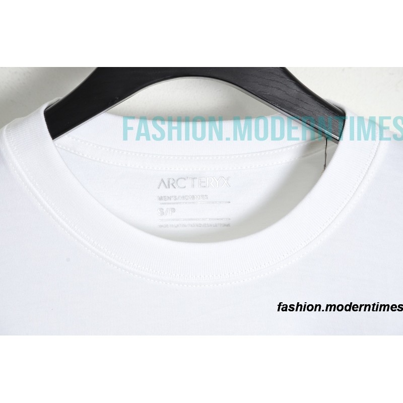 Arc Teryx - Large Logo Printed Short Sleeve T-shirt On The Back Arc Teryx - Large Logo Printed Short Sleeve T-shirt On The Back